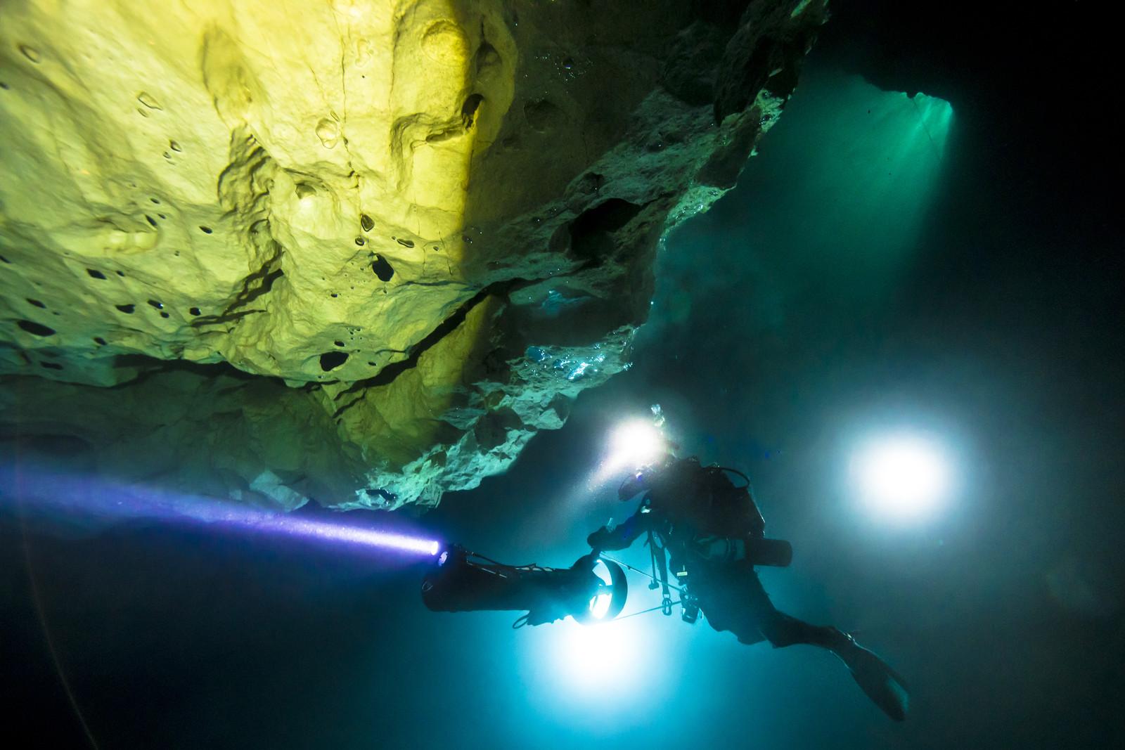 Plongee dans la riviere mysterieuse de port Miou - Cassis - France